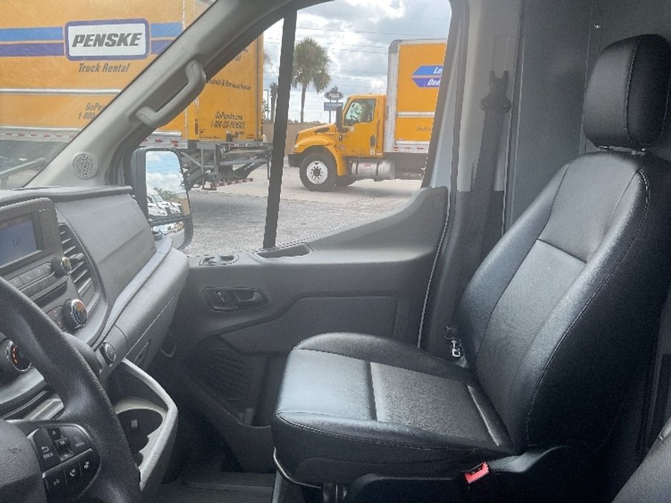 Cargo Van (Panel Van)-Light and Medium Duty Trucks-Ford-2022-Transit 250-Ocala-FL-77,845\n\t\tmiles-$ 37,000 - Image 18