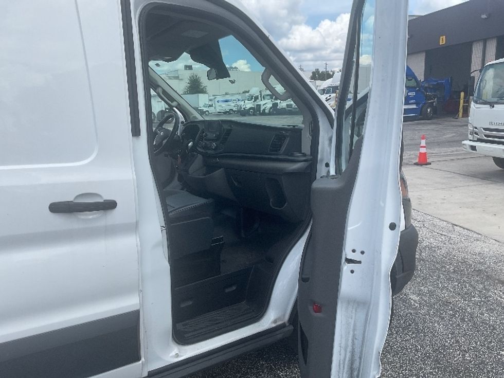 Cargo Van (Panel Van)-Light and Medium Duty Trucks-Ford-2022-Transit 250-Ocala-FL-77,845\n\t\tmiles-$ 37,000 - Image 19
