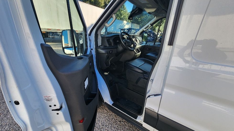 Cargo Van (Panel Van)-Light and Medium Duty Trucks-Ford-2022-Transit 250-Ocala-FL-81,326\n\t\tmiles-$ 38,250 - Image 16
