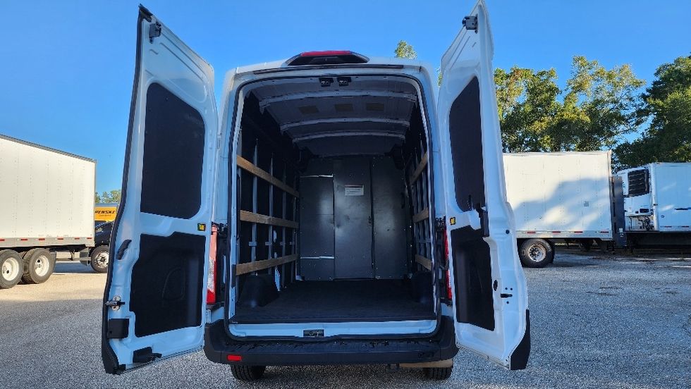 Cargo Van (Panel Van)-Light and Medium Duty Trucks-Ford-2022-Transit 250-Ocala-FL-81,326\n\t\tmiles-$ 38,250 - Image 8