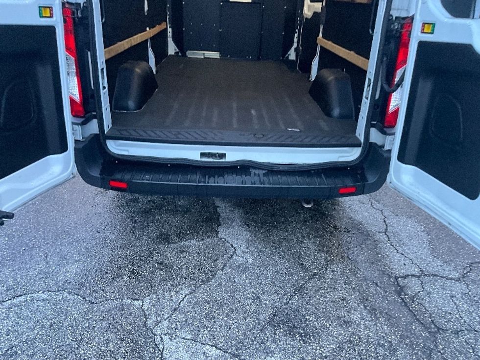 Cargo Van (Panel Van)-Light and Medium Duty Trucks-Ford-2022-Transit 250-Ocala-FL-99,564\n\t\tmiles-$ 36,500 - Image 10
