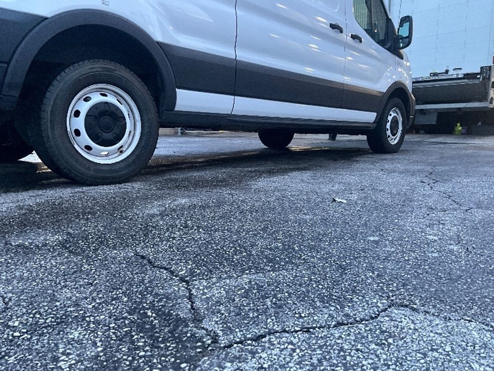 Cargo Van (Panel Van)-Light and Medium Duty Trucks-Ford-2022-Transit 250-Ocala-FL-99,564\n\t\tmiles-$ 36,500 - Image 14