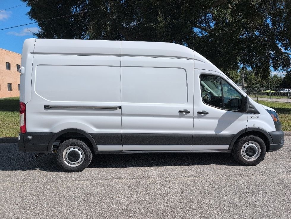 Cargo Van (Panel Van)-Light and Medium Duty Trucks-Ford-2022-Transit 250-Ocala-FL-99,564\n\t\tmiles-$ 36,500 - Image 15