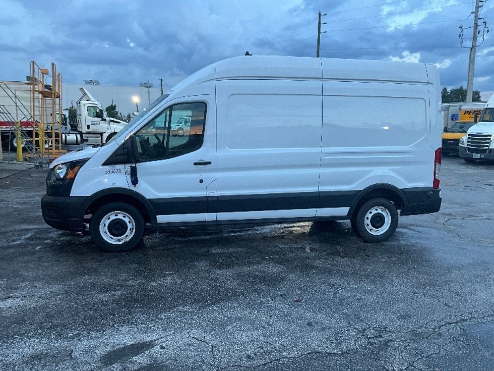 Cargo Van (Panel Van)-Light and Medium Duty Trucks-Ford-2022-Transit 250-Ocala-FL-99,564\n\t\tmiles-$ 36,500 - Image 4