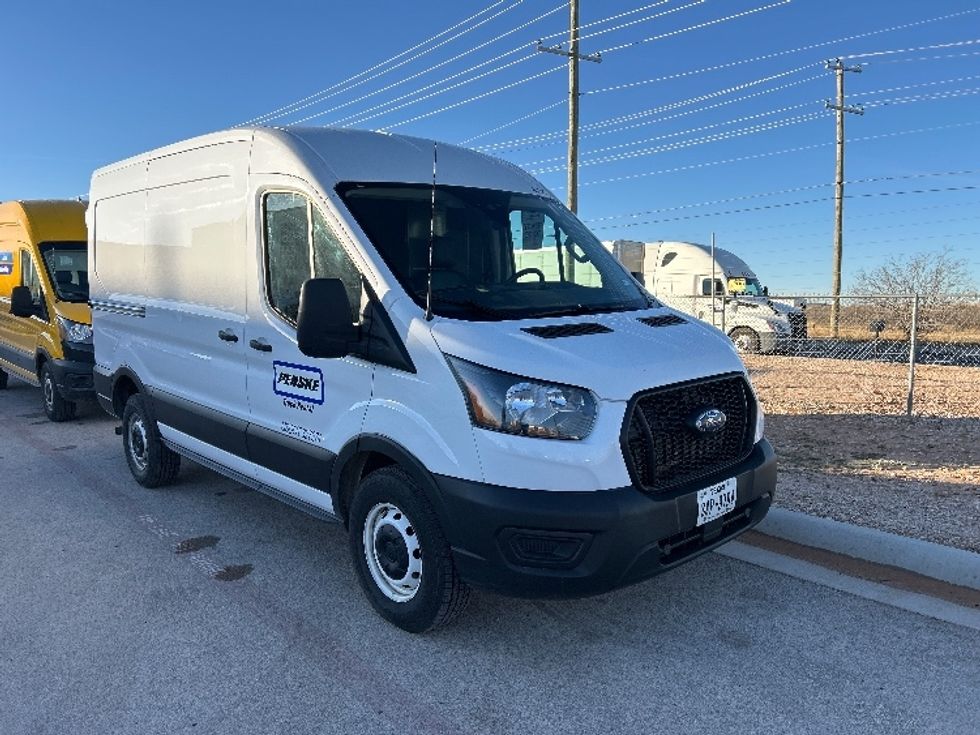 Cargo Van (Panel Van)-Light and Medium Duty Trucks-Ford-2022-Transit 250-Odessa-TX-147,914\n\t\tmiles-$ 23,750 - Image 1