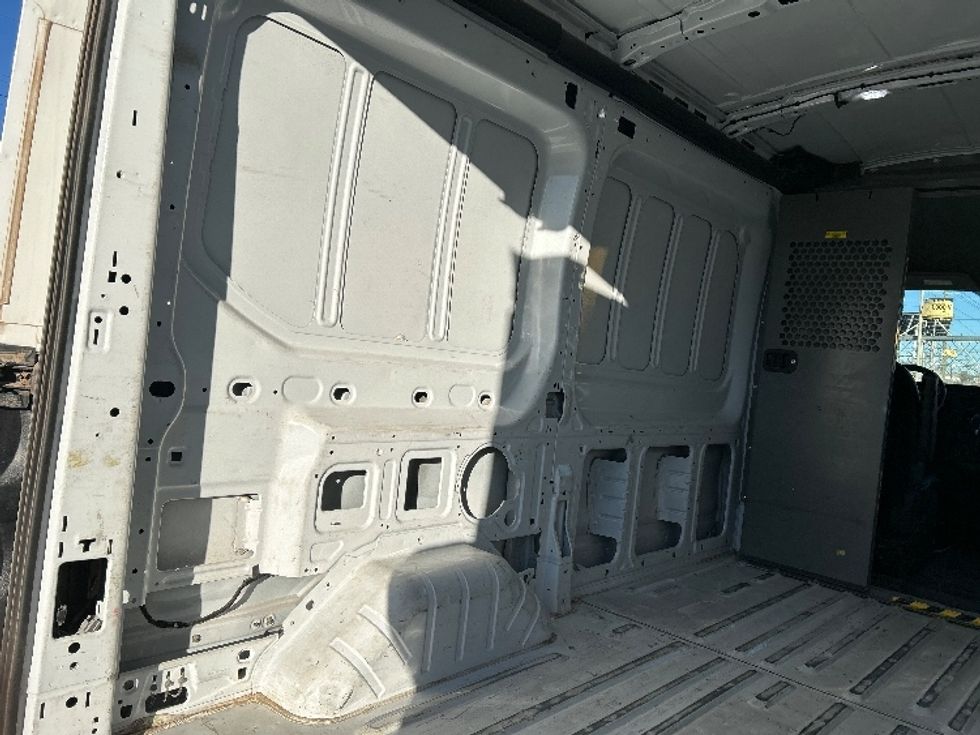 Cargo Van (Panel Van)-Light and Medium Duty Trucks-Ford-2022-Transit 250-Odessa-TX-147,914\n\t\tmiles-$ 23,750 - Image 11