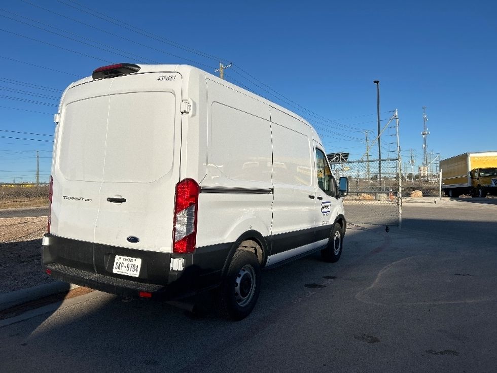 Cargo Van (Panel Van)-Light and Medium Duty Trucks-Ford-2022-Transit 250-Odessa-TX-147,914\n\t\tmiles-$ 23,750 - Image 13