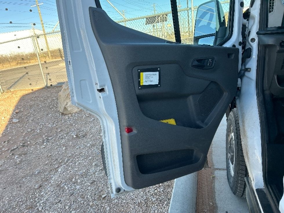 Cargo Van (Panel Van)-Light and Medium Duty Trucks-Ford-2022-Transit 250-Odessa-TX-147,914\n\t\tmiles-$ 23,750 - Image 16