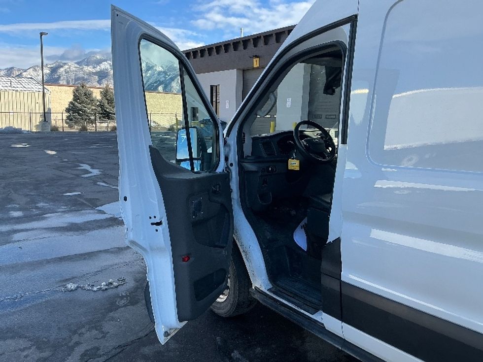 Cargo Van (Panel Van)-Light and Medium Duty Trucks-Ford-2022-Transit 250-Ogden-UT-88,032\n\t\tmiles-$ 37,000 - Image 16