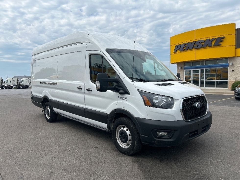 Cargo Van (Panel Van)-Light and Medium Duty Trucks-Ford-2022-Transit 250-Oklahoma City-OK-134,811\n\t\tmiles-$ 29,250 - Image 1