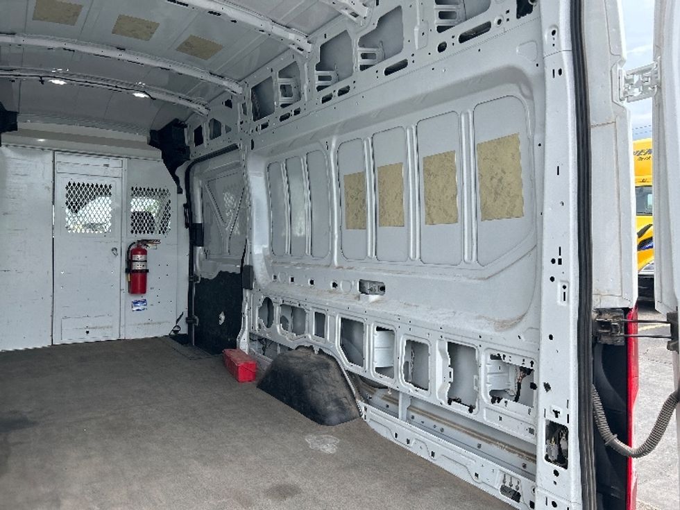 Cargo Van (Panel Van)-Light and Medium Duty Trucks-Ford-2022-Transit 250-Oklahoma City-OK-134,811\n\t\tmiles-$ 29,250 - Image 10
