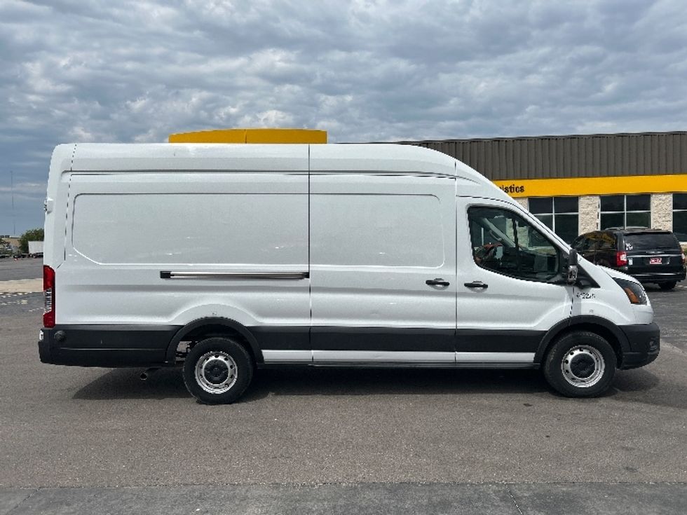 Cargo Van (Panel Van)-Light and Medium Duty Trucks-Ford-2022-Transit 250-Oklahoma City-OK-134,811\n\t\tmiles-$ 29,250 - Image 12