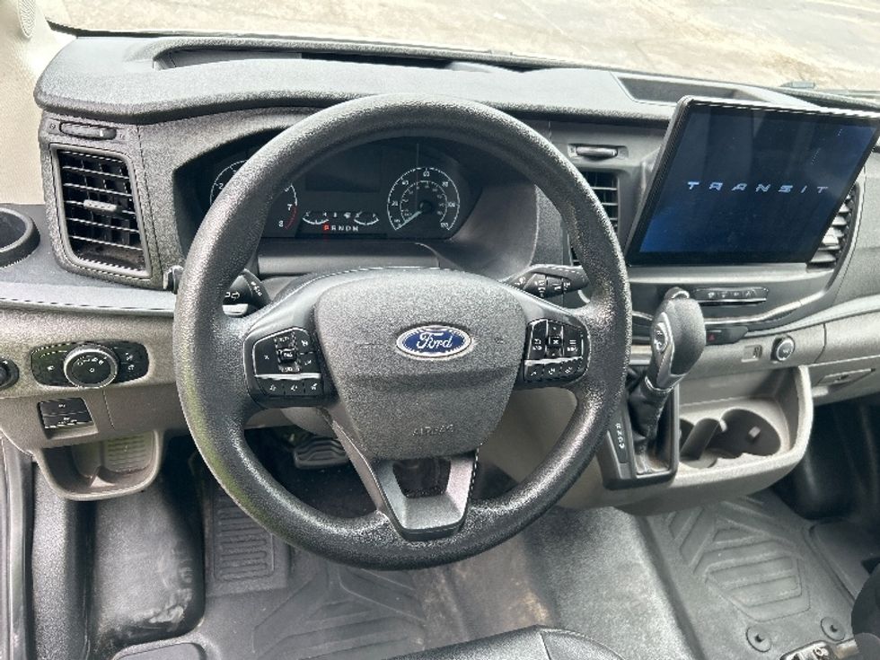 Cargo Van (Panel Van)-Light and Medium Duty Trucks-Ford-2022-Transit 250-Oklahoma City-OK-134,811\n\t\tmiles-$ 29,250 - Image 14