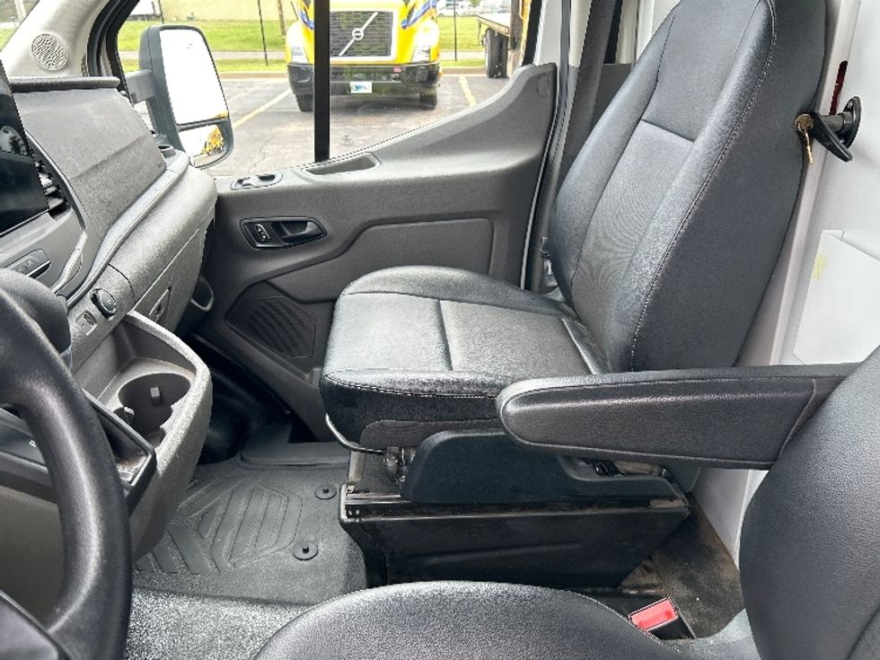Cargo Van (Panel Van)-Light and Medium Duty Trucks-Ford-2022-Transit 250-Oklahoma City-OK-134,811\n\t\tmiles-$ 29,250 - Image 16