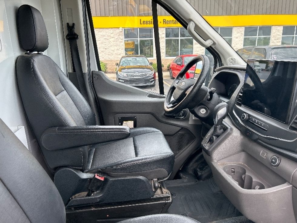Cargo Van (Panel Van)-Light and Medium Duty Trucks-Ford-2022-Transit 250-Oklahoma City-OK-134,811\n\t\tmiles-$ 29,250 - Image 19
