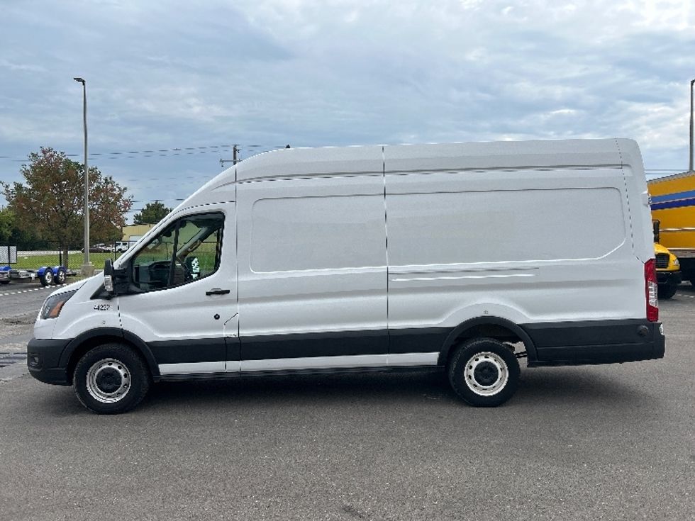 Cargo Van (Panel Van)-Light and Medium Duty Trucks-Ford-2022-Transit 250-Oklahoma City-OK-134,811\n\t\tmiles-$ 29,250 - Image 4
