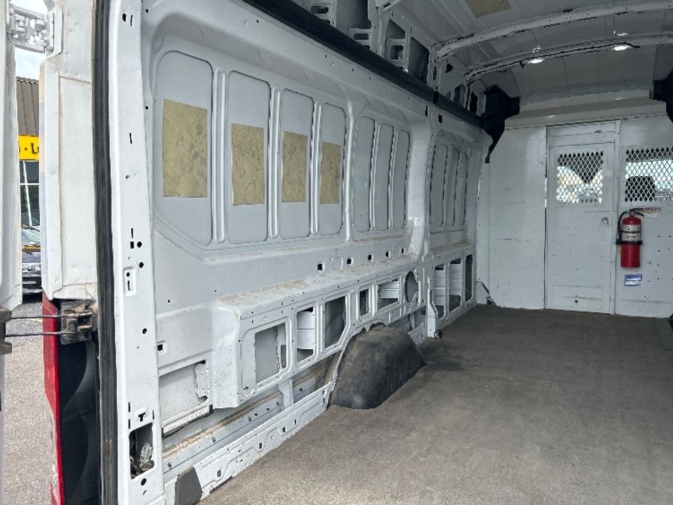 Cargo Van (Panel Van)-Light and Medium Duty Trucks-Ford-2022-Transit 250-Oklahoma City-OK-134,811\n\t\tmiles-$ 29,250 - Image 9