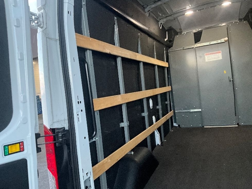 Cargo Van (Panel Van)-Light and Medium Duty Trucks-Ford-2022-Transit 250-Orlando-FL-62,278\n\t\tmiles-$ 38,500 - Image 11