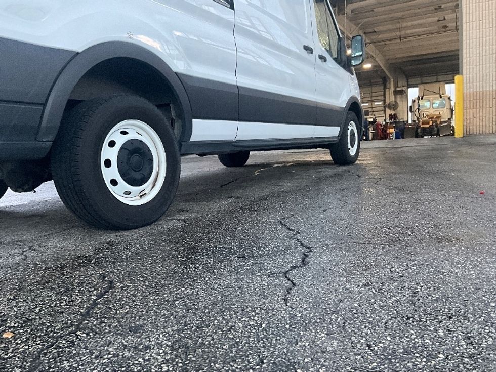 Cargo Van (Panel Van)-Light and Medium Duty Trucks-Ford-2022-Transit 250-Orlando-FL-62,278\n\t\tmiles-$ 38,500 - Image 14