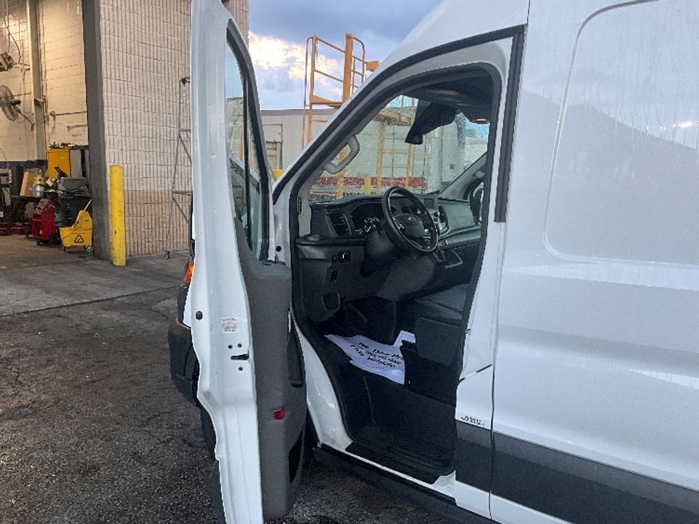 Cargo Van (Panel Van)-Light and Medium Duty Trucks-Ford-2022-Transit 250-Orlando-FL-62,278\n\t\tmiles-$ 38,500 - Image 16