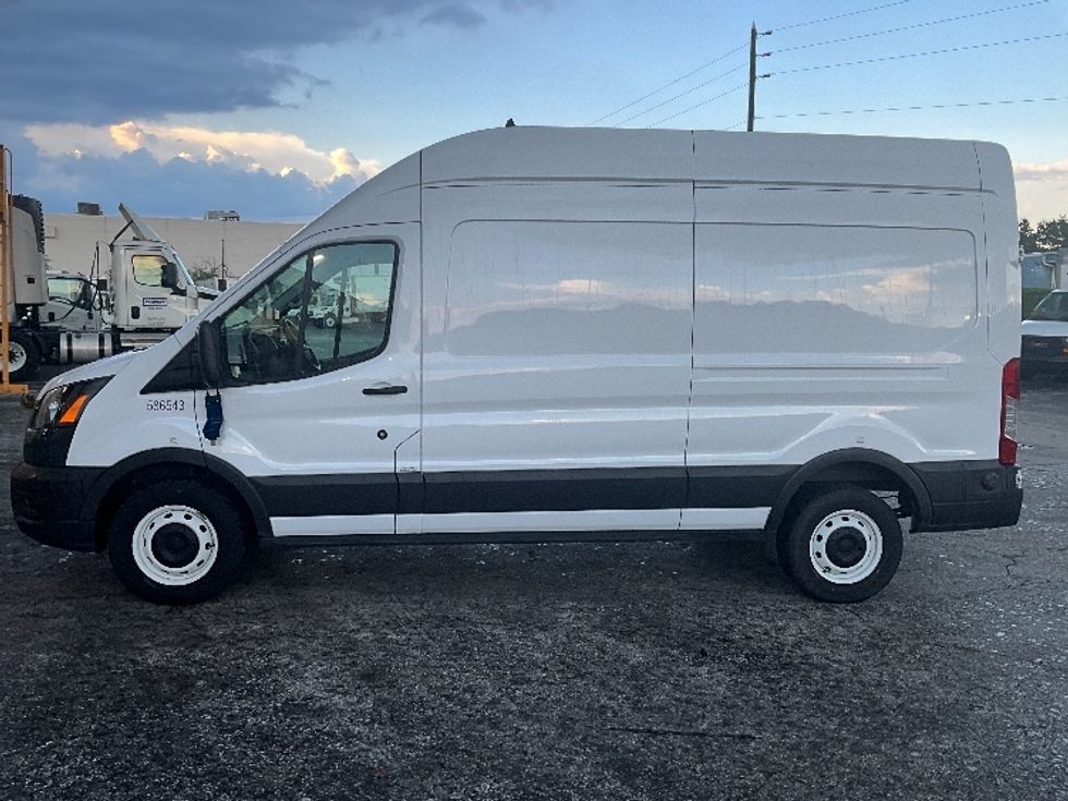 Cargo Van (Panel Van)-Light and Medium Duty Trucks-Ford-2022-Transit 250-Orlando-FL-62,278\n\t\tmiles-$ 38,500 - Image 4