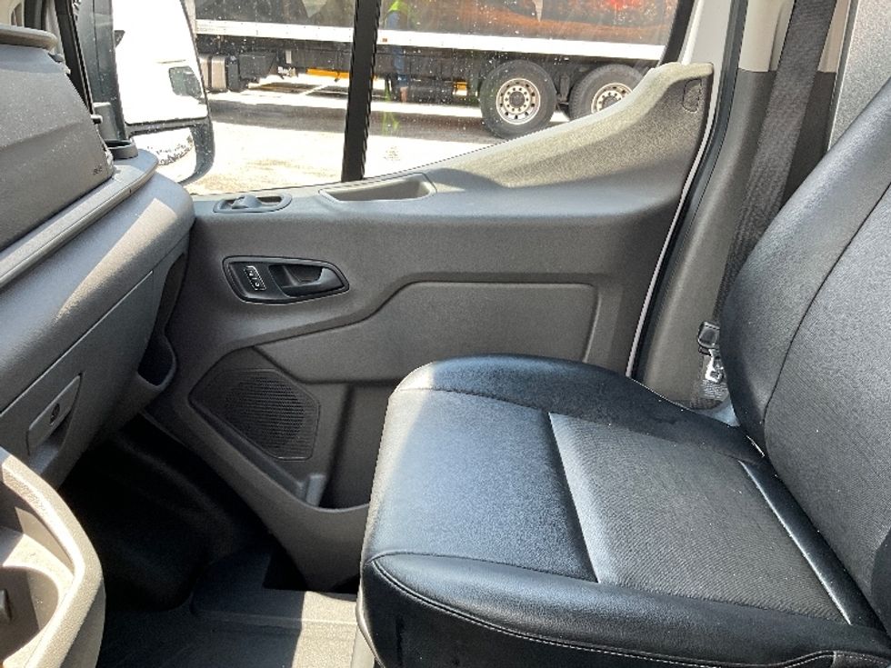 Cargo Van (Panel Van)-Light and Medium Duty Trucks-Ford-2022-Transit 250-Orlando-FL-70,993\n\t\tmiles-$ 38,000 - Image 19