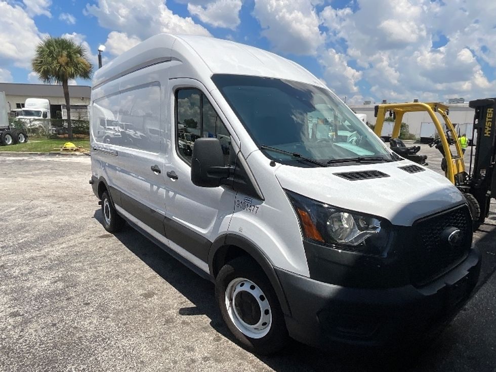 Cargo Van (Panel Van)-Light and Medium Duty Trucks-Ford-2022-Transit 250-Orlando-FL-70,993\n\t\tmiles-$ 38,000 - Image 3