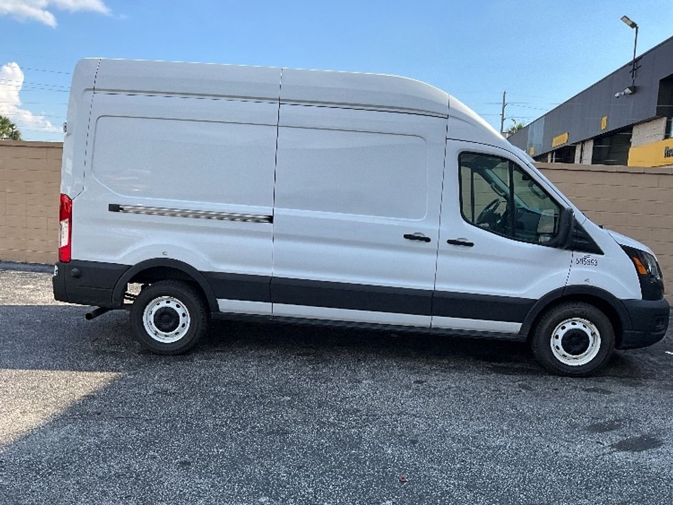Cargo Van (Panel Van)-Light and Medium Duty Trucks-Ford-2022-Transit 250-Orlando-FL-88,908\n\t\tmiles-$ 36,000 - Image 15