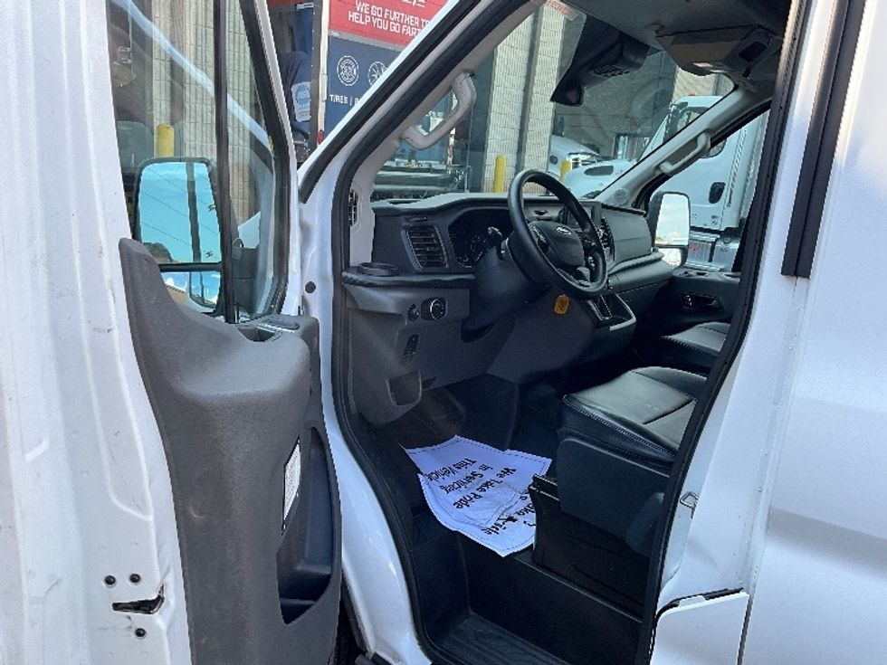 Cargo Van (Panel Van)-Light and Medium Duty Trucks-Ford-2022-Transit 250-Orlando-FL-88,908\n\t\tmiles-$ 36,000 - Image 16