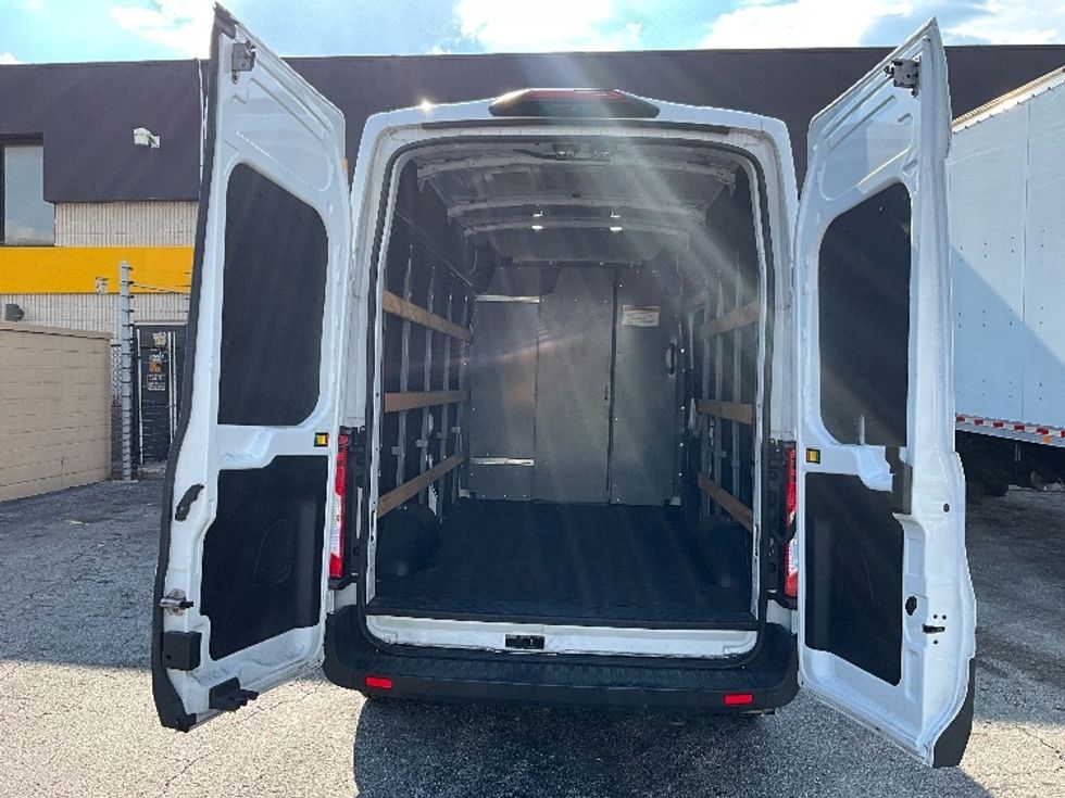 Cargo Van (Panel Van)-Light and Medium Duty Trucks-Ford-2022-Transit 250-Orlando-FL-88,908\n\t\tmiles-$ 36,000 - Image 8