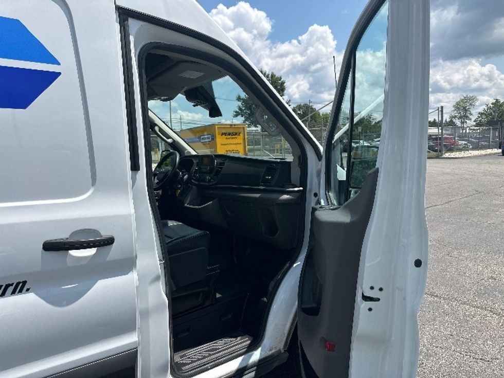 Cargo Van (Panel Van)-Light and Medium Duty Trucks-Ford-2022-Transit 250-Parsippany-NJ-117,545\n\t\tmiles-$ 33,750 - Image 20