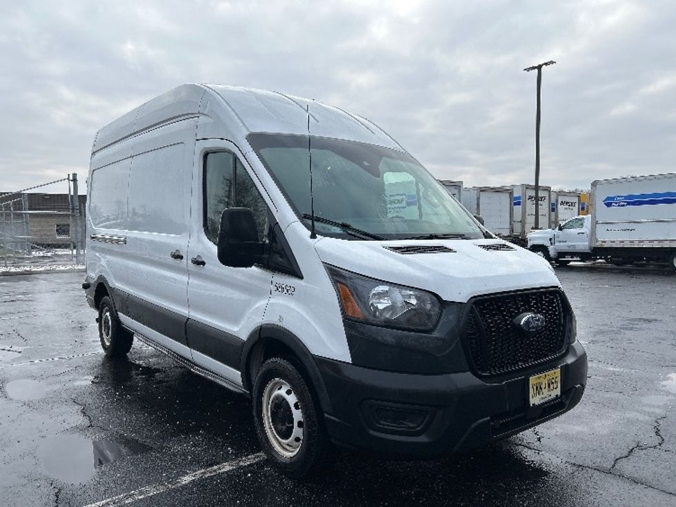Cargo Van (Panel Van)-Light and Medium Duty Trucks-Ford-2022-Transit 250-Parsippany-NJ-140,932\n\t\tmiles-$ 29,000 - Image 1