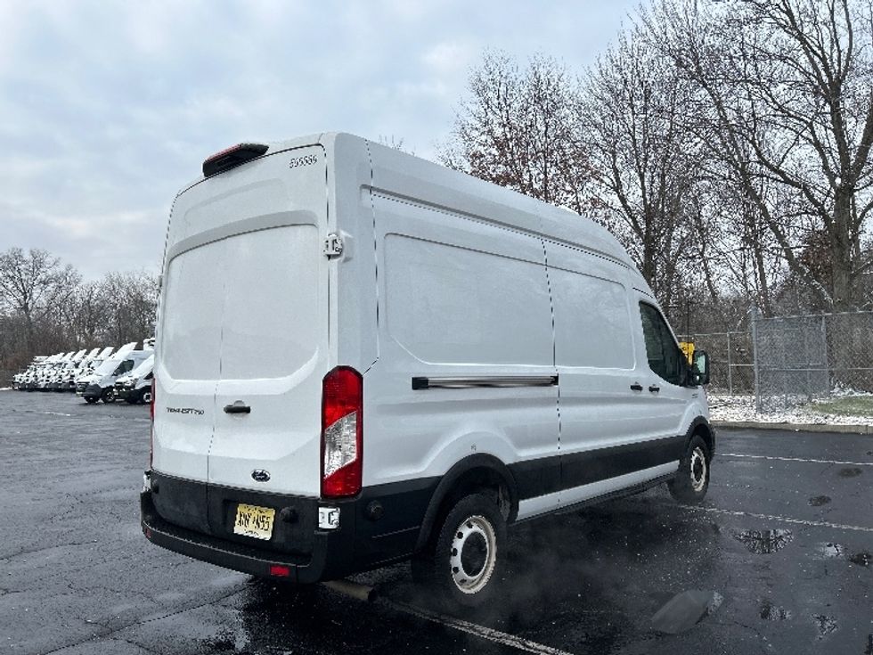 Cargo Van (Panel Van)-Light and Medium Duty Trucks-Ford-2022-Transit 250-Parsippany-NJ-140,932\n\t\tmiles-$ 29,000 - Image 13