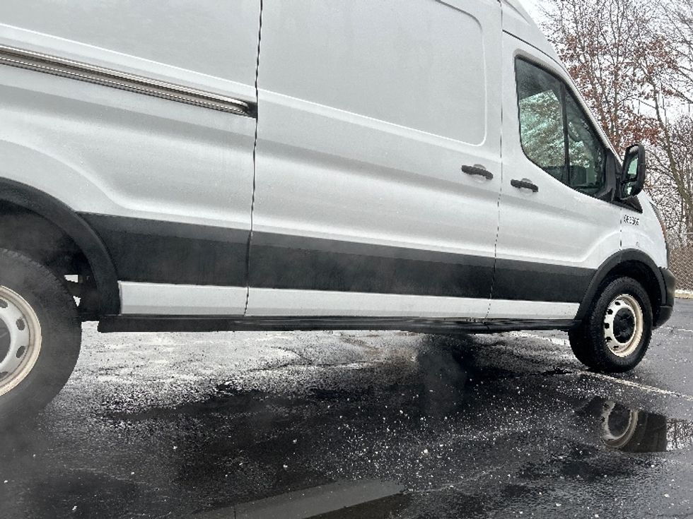 Cargo Van (Panel Van)-Light and Medium Duty Trucks-Ford-2022-Transit 250-Parsippany-NJ-140,932\n\t\tmiles-$ 29,000 - Image 14