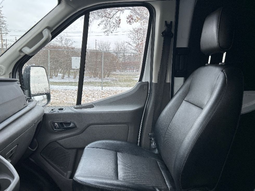 Cargo Van (Panel Van)-Light and Medium Duty Trucks-Ford-2022-Transit 250-Parsippany-NJ-140,932\n\t\tmiles-$ 29,000 - Image 19