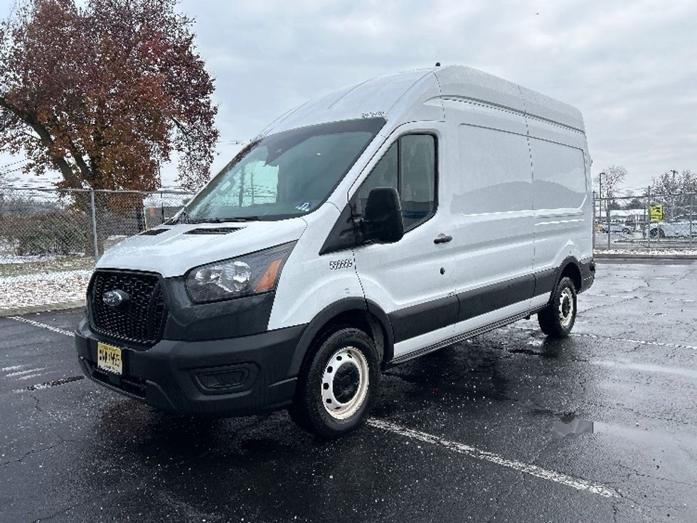 Cargo Van (Panel Van)-Light and Medium Duty Trucks-Ford-2022-Transit 250-Parsippany-NJ-140,932\n\t\tmiles-$ 29,000 - Image 3
