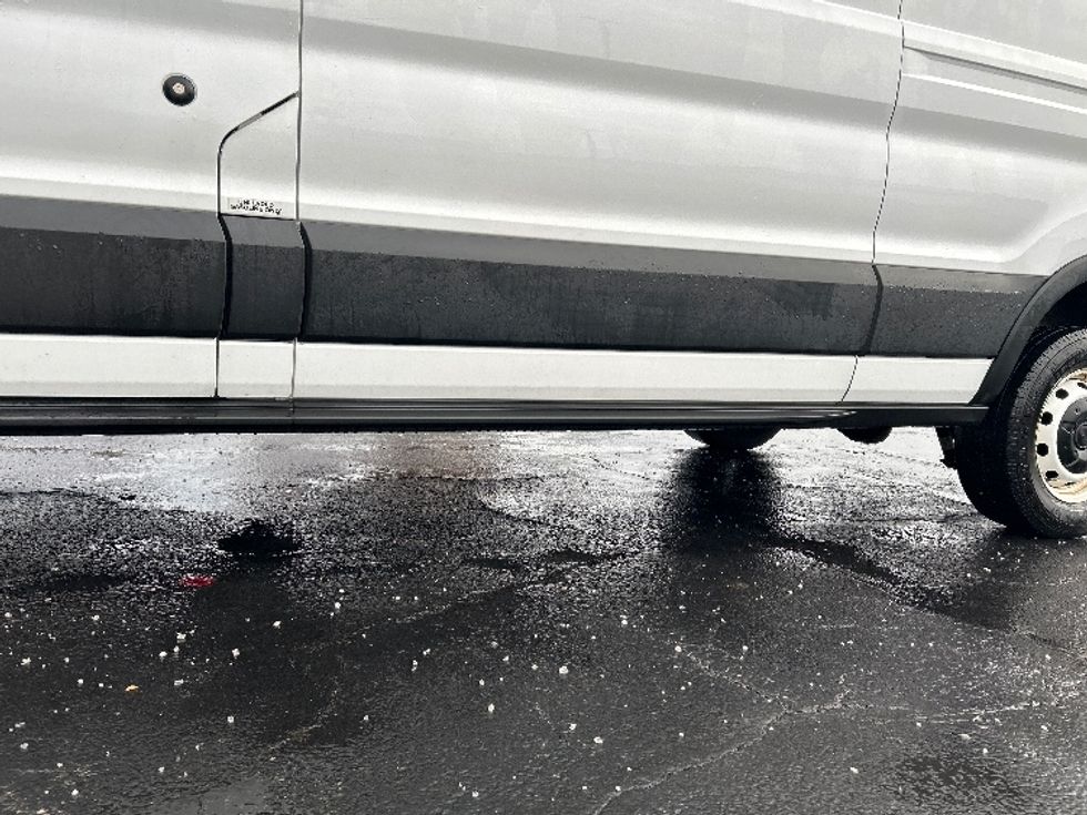 Cargo Van (Panel Van)-Light and Medium Duty Trucks-Ford-2022-Transit 250-Parsippany-NJ-140,932\n\t\tmiles-$ 29,000 - Image 5