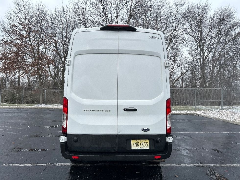 Cargo Van (Panel Van)-Light and Medium Duty Trucks-Ford-2022-Transit 250-Parsippany-NJ-140,932\n\t\tmiles-$ 29,000 - Image 7