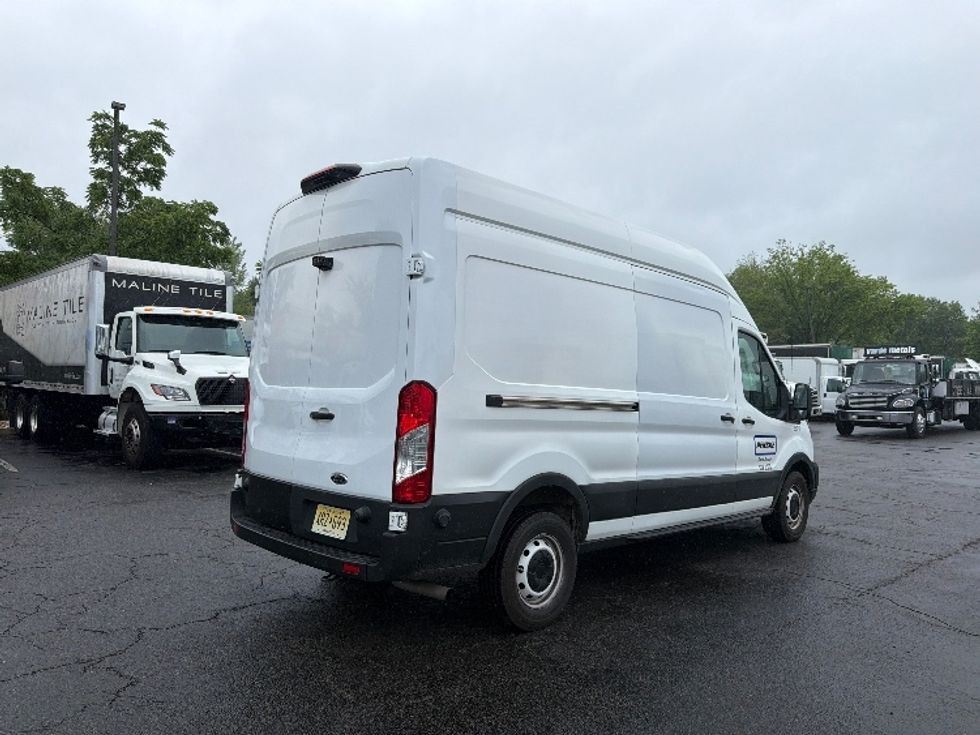 Cargo Van (Panel Van)-Light and Medium Duty Trucks-Ford-2022-Transit 250-Parsippany-NJ-63,605\n\t\tmiles-$ 39,750 - Image 13