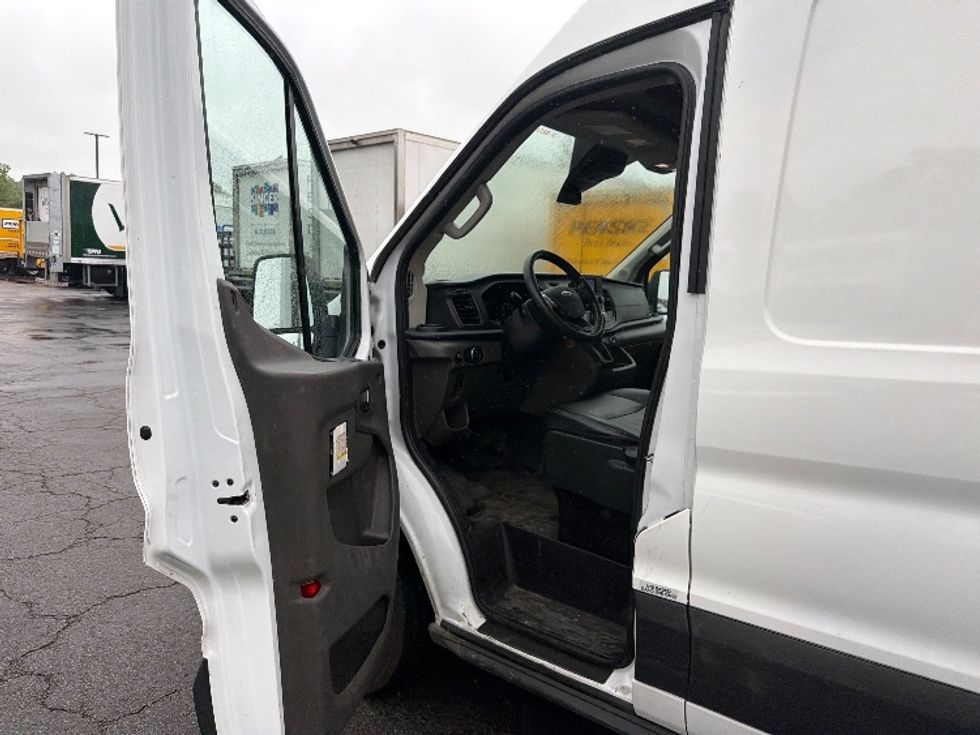 Cargo Van (Panel Van)-Light and Medium Duty Trucks-Ford-2022-Transit 250-Parsippany-NJ-63,605\n\t\tmiles-$ 39,750 - Image 16
