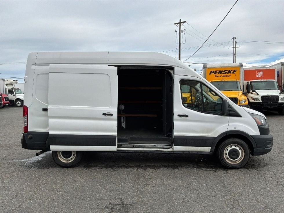 Cargo Van (Panel Van)-Light and Medium Duty Trucks-Ford-2022-Transit 250-Pasco-WA-171,458\n\t\tmiles-$ 25,750 - Image 24