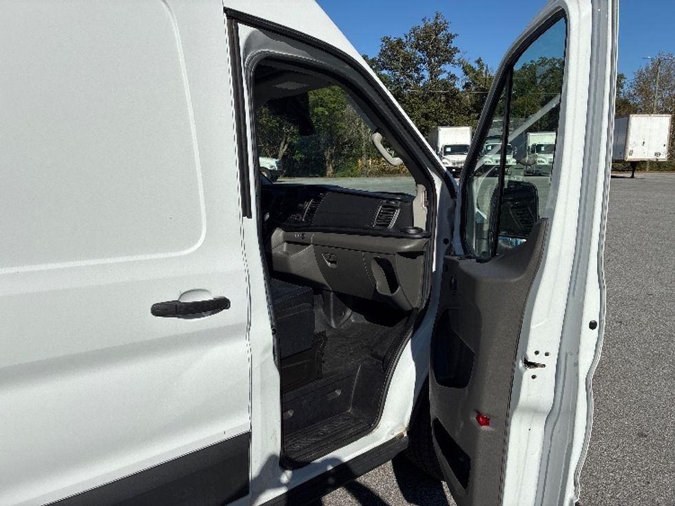 Cargo Van (Panel Van)-Light and Medium Duty Trucks-Ford-2022-Transit 250-Pensacola-FL-133,111\n\t\tmiles-$ 31,000 - Image 19