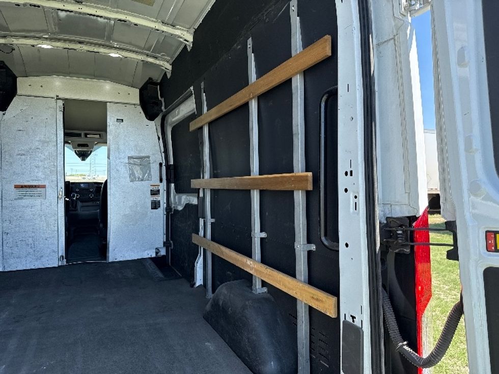 Cargo Van (Panel Van)-Light and Medium Duty Trucks-Ford-2022-Transit 250-Pharr-TX-116,806\n\t\tmiles-$ 33,000 - Image 12