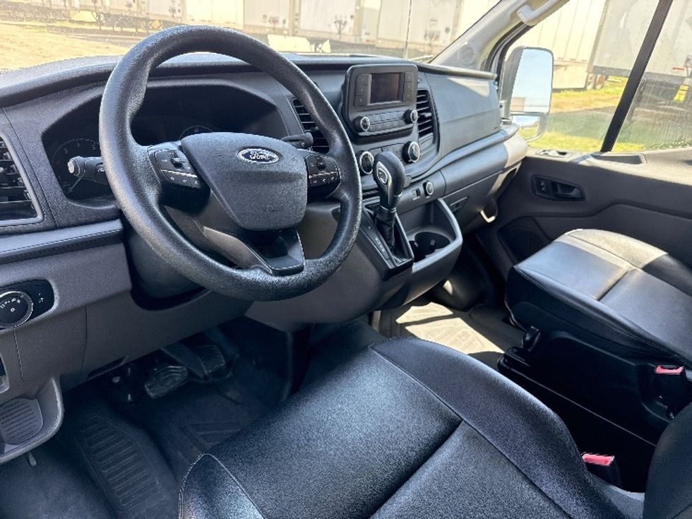 Cargo Van (Panel Van)-Light and Medium Duty Trucks-Ford-2022-Transit 250-Pharr-TX-116,806\n\t\tmiles-$ 33,000 - Image 16