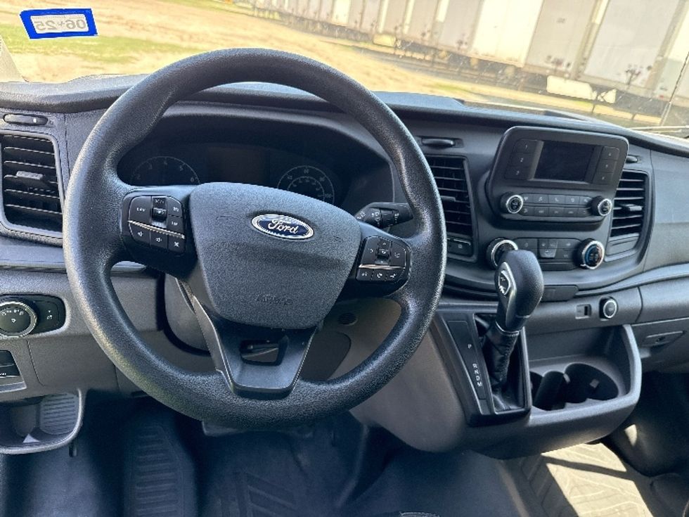 Cargo Van (Panel Van)-Light and Medium Duty Trucks-Ford-2022-Transit 250-Pharr-TX-116,806\n\t\tmiles-$ 33,000 - Image 17