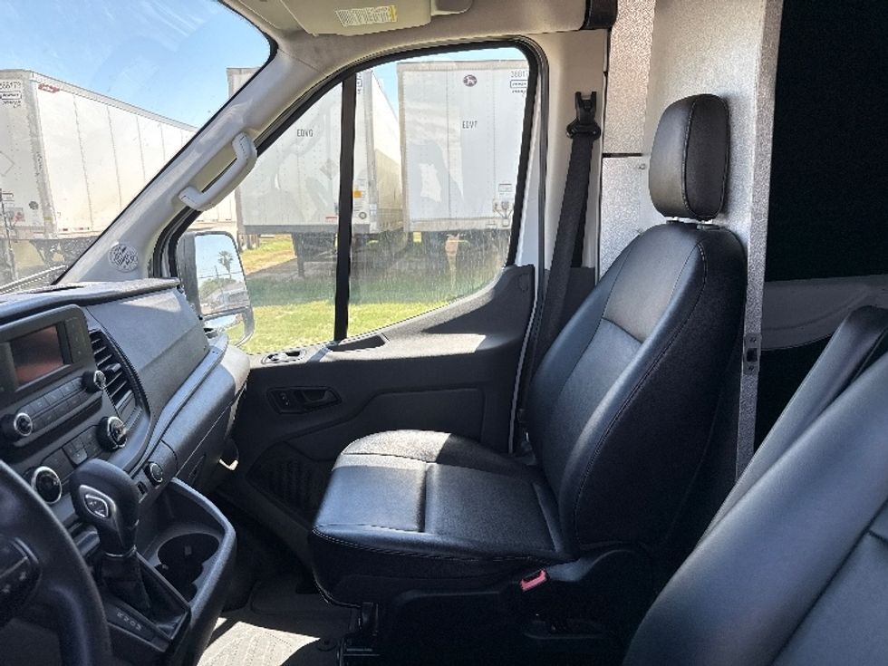 Cargo Van (Panel Van)-Light and Medium Duty Trucks-Ford-2022-Transit 250-Pharr-TX-116,806\n\t\tmiles-$ 33,000 - Image 18