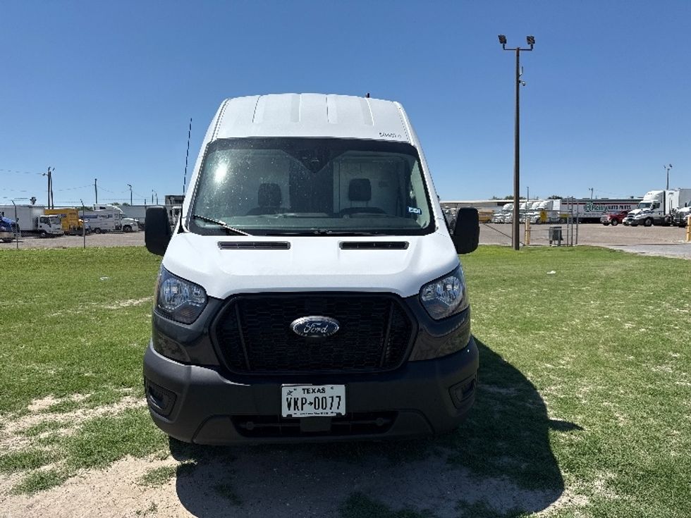 Cargo Van (Panel Van)-Light and Medium Duty Trucks-Ford-2022-Transit 250-Pharr-TX-116,806\n\t\tmiles-$ 33,000 - Image 2