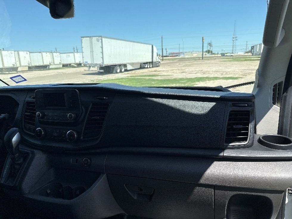Cargo Van (Panel Van)-Light and Medium Duty Trucks-Ford-2022-Transit 250-Pharr-TX-116,806\n\t\tmiles-$ 33,000 - Image 20