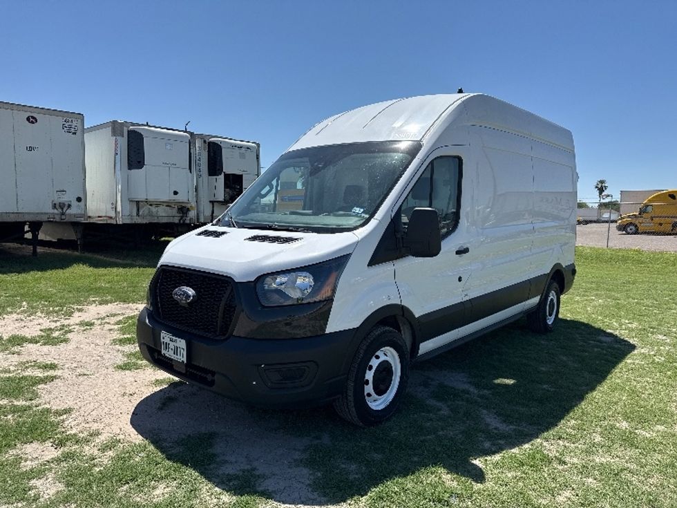 Cargo Van (Panel Van)-Light and Medium Duty Trucks-Ford-2022-Transit 250-Pharr-TX-116,806\n\t\tmiles-$ 33,000 - Image 3