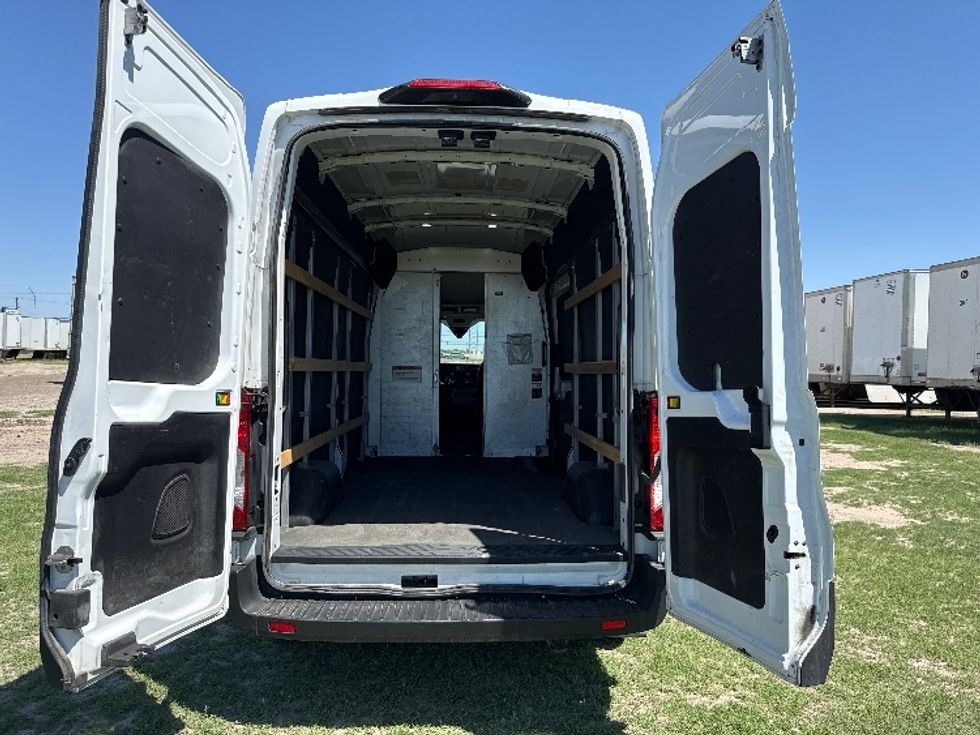 Cargo Van (Panel Van)-Light and Medium Duty Trucks-Ford-2022-Transit 250-Pharr-TX-116,806\n\t\tmiles-$ 33,000 - Image 8